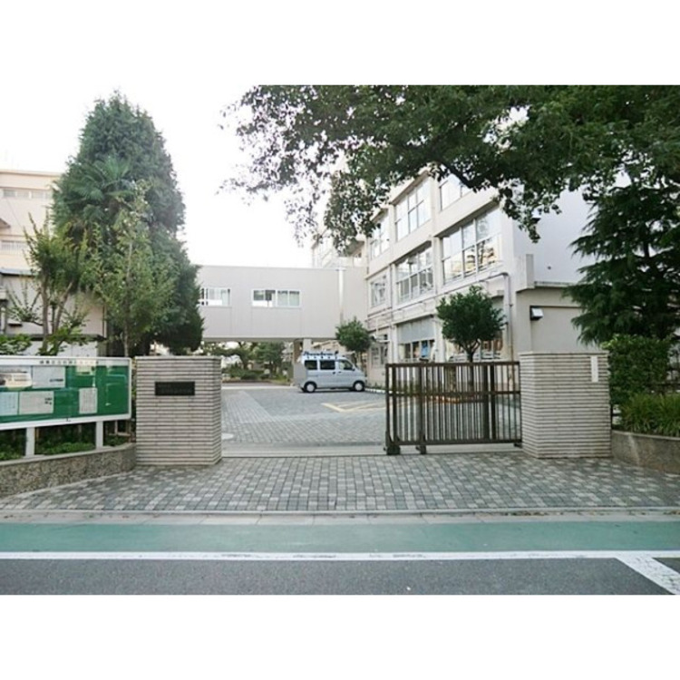 周辺 練馬区立石神井南中学校(約1180m)