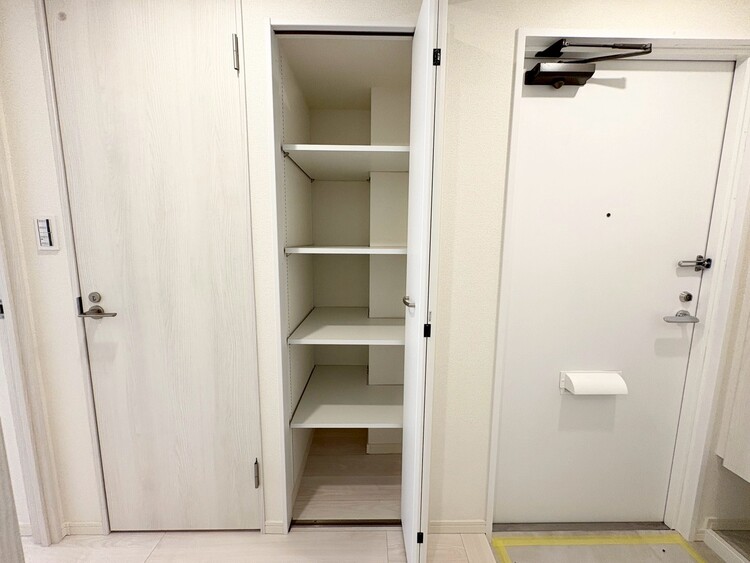 その他 収納スペースが付いていて、お部屋を広く使っていただけます。