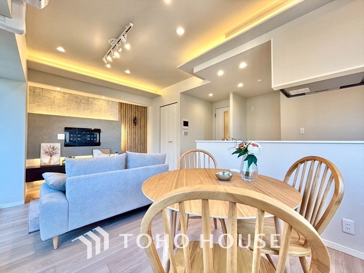 内装 「想像していた以上に広い」が写真を撮っているときの感想です。家事動線に配慮したプランによりご家族がくつろげる明るく広い空間が確保できました。