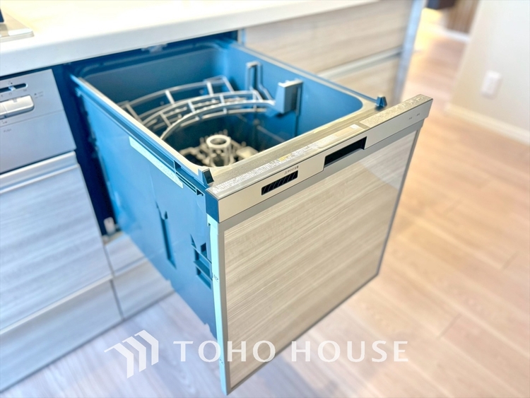 キッチン ◆食洗機◆お子様の面倒を見れる時間が増え時短になります。加えて手荒れも防げてしかも節水が高い為、大変人気があり重宝します。