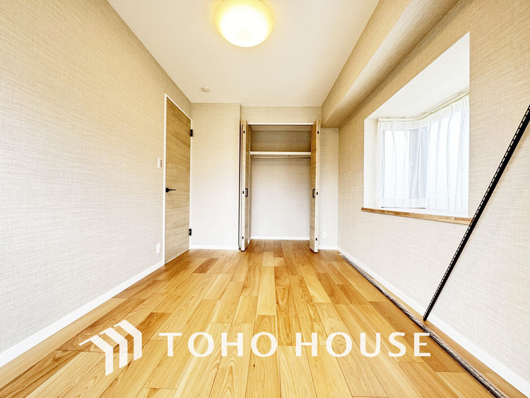 内装 シンプルですっきりとした室内は飽きのこない居心地の良い雰囲気