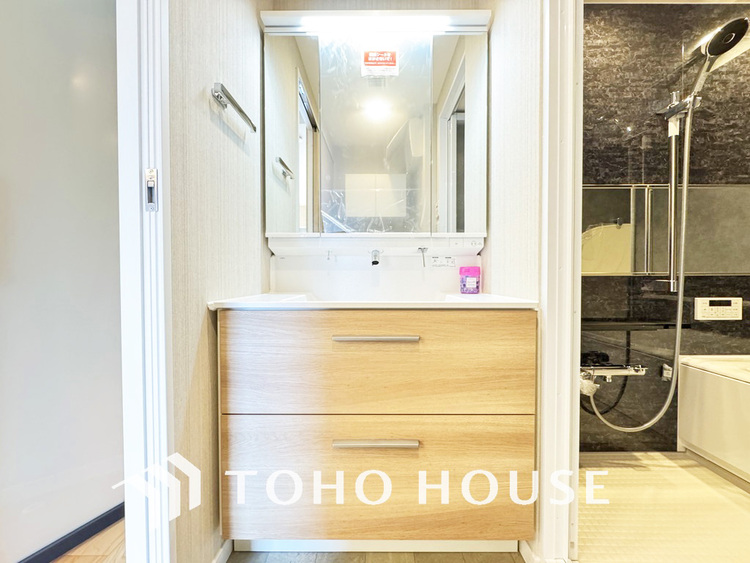 洗面 大きな洗面鏡付き、朝の身支度も楽しくなりますね