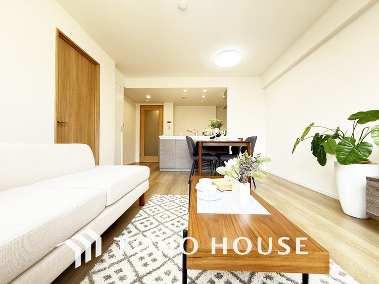 内装 柔らかな陽のそそぐ心地よいリビングダイニング