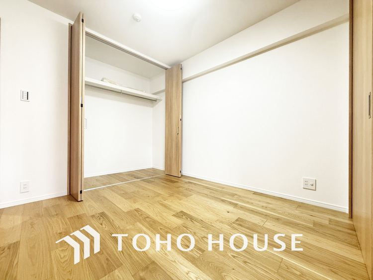 内装 シンプルですっきりとした室内は飽きのこない居心地の良い雰囲気です