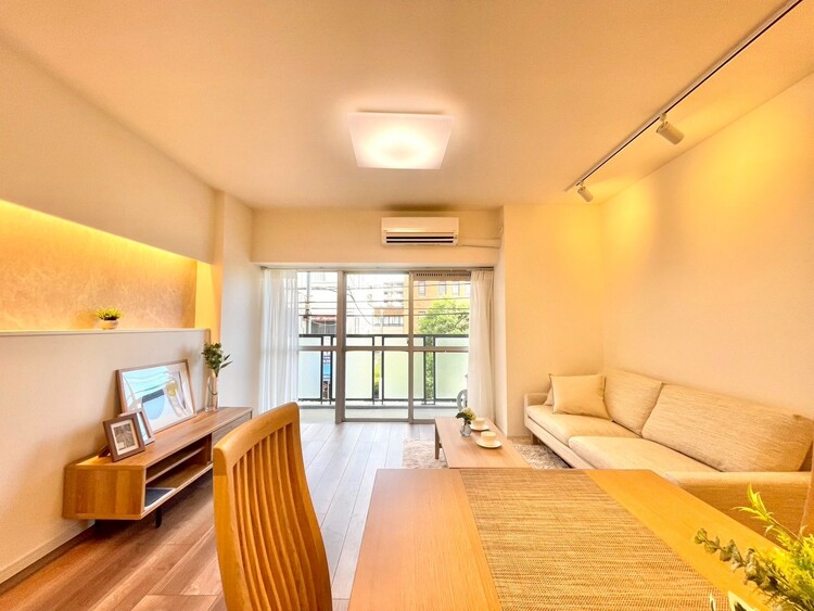 居間 充実した生活は伸びやかな居室空間から始まります。