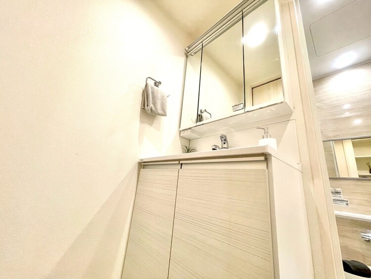 洗面 清潔感を感じられる洗面化粧台。