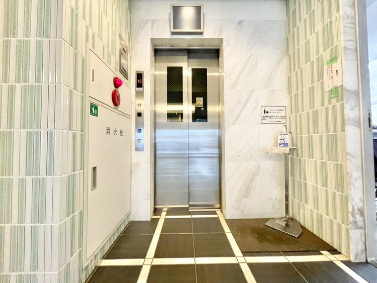 設備 エレベーターの管理も、きちんと行き届いてます。