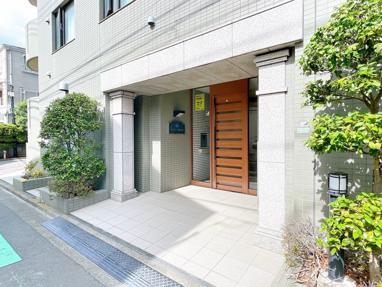 エントランス 外と内をつなぐエントランスは、まさに顔となる場所。