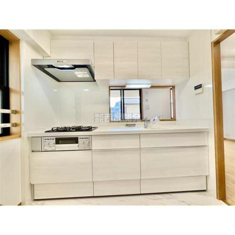 キッチン お料理をしながらでもご家族との会話を楽しめる対面キッチンです。リビングを見渡せる作りが人気です。