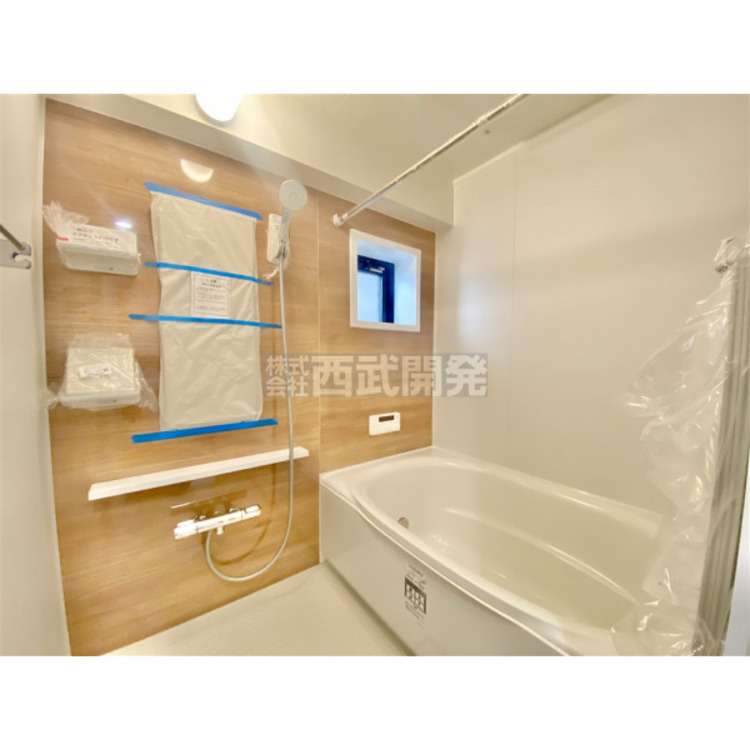 風呂 換気乾燥機付きの浴室は、雨の日でも洗濯物ができるのでとても便利です。梅雨の時期でもこれで安心ですね。