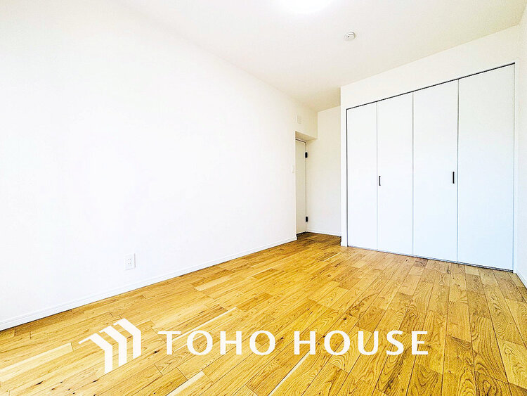 内装 シンプルですっきりとした室内は飽きのこない居心地の良い雰囲気