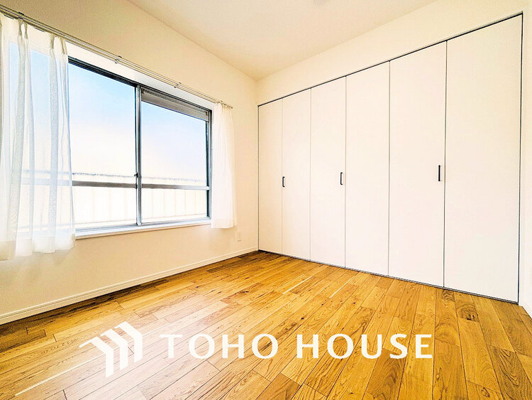 内装 1日の疲れを癒し、心地よく寛げるようゆったりとした広さをしています