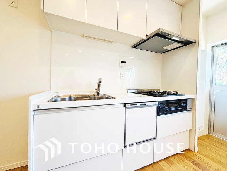 キッチン シンプルな部屋の雰囲気に溶け合うナチュラルキッチン