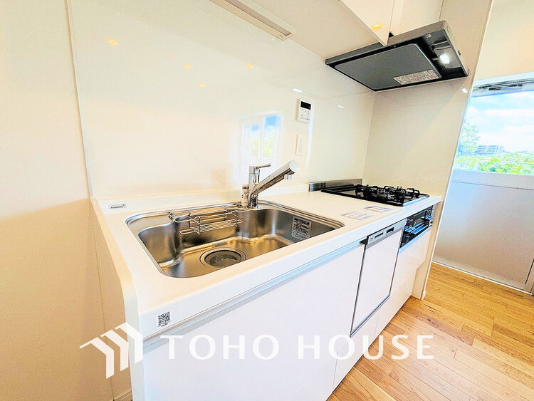 キッチン 落ち着きのあるカラーで統一された清潔感と気品が溢れるキッチン