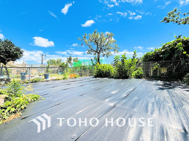 その他 広いお庭はガーデニングなど、ご家族の楽しめる場所の一つに