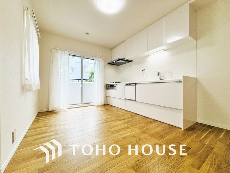 キッチン シンプルな部屋の雰囲気に溶け合うナチュラルキッチン