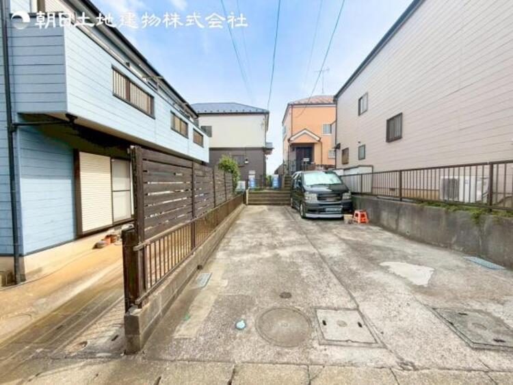駐車場 すぐの見学予約や資料請求などお気軽にお問い合わせください