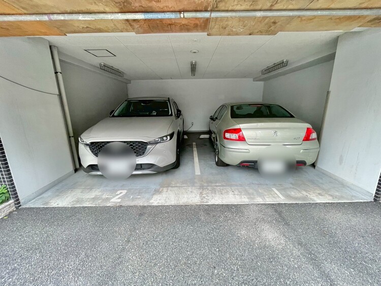 駐車場 本物件の駐車スペースです。車種制限のある場合もございますので、お気軽にお問い合わせくださいませ。