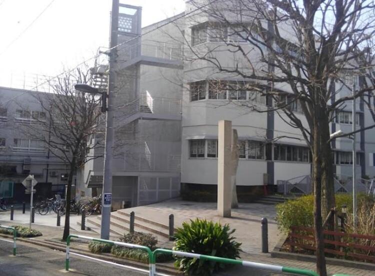 周辺 新宿区立落合中学校