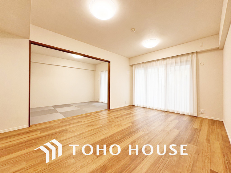 内装 家族みんなが爽やかに過ごせるように、光をたっぷり取り込んだLDK