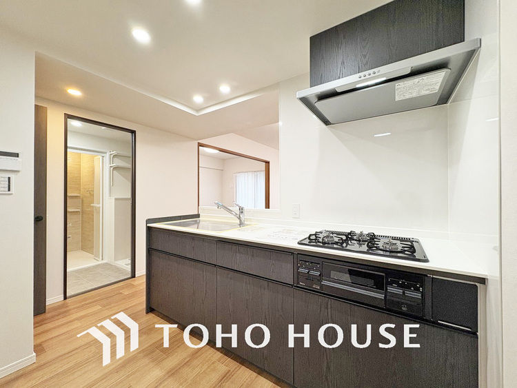 キッチン シンプルな部屋の雰囲気に溶け合うナチュラルキッチン