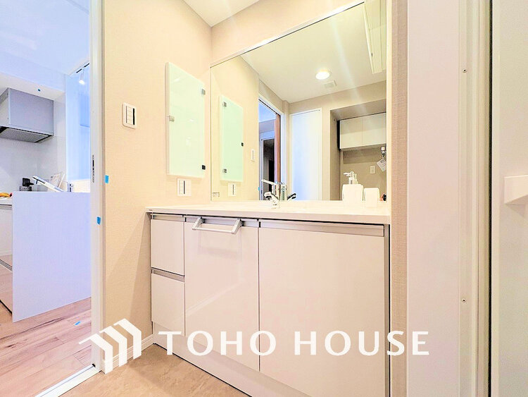 洗面 大きな洗面鏡付き、朝の身支度も楽しくなりますね