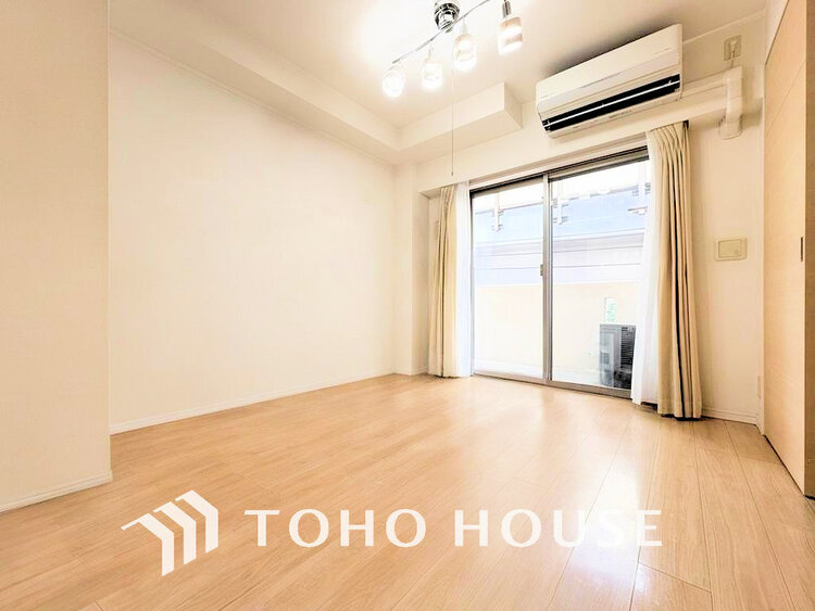 内装 家族みんなが爽やかに過ごせるように、光をたっぷり取り込んだLDK(現地には家具があります)