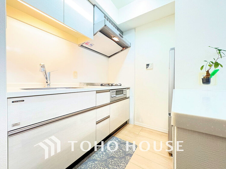 キッチン シンプルな部屋の雰囲気に溶け合うナチュラルキッチン