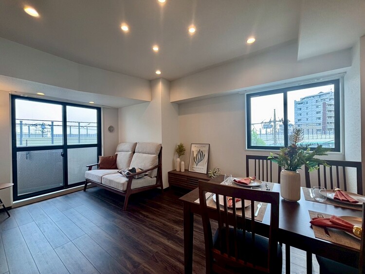 居間 伸びやかな空間のなかで、ゆったりとしたひとときを過ごせます。