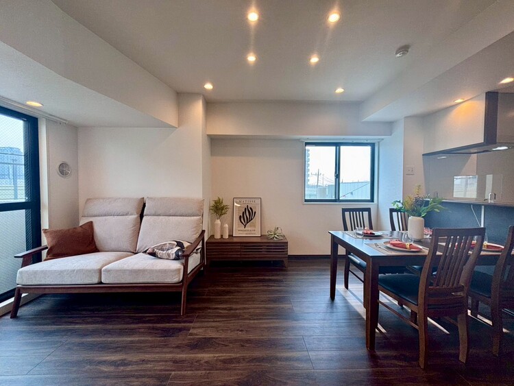 居間 シンプルな内装と偏り過ぎないデザインで統一しました。