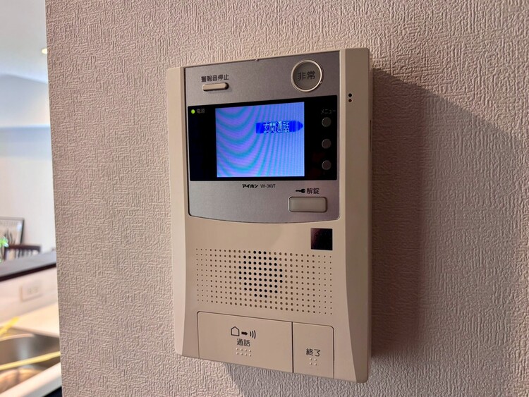 設備 誰が来てもわかる様にモニター付きインターホンを設置。