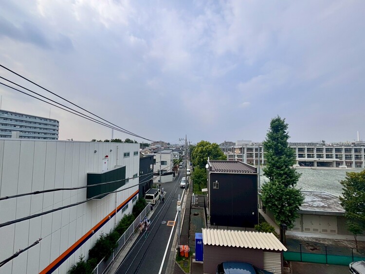 バルコニー 陽当たり・通風・開放感に恵まれた環境です。