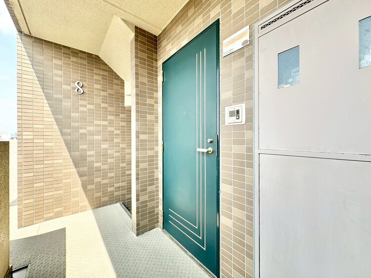 玄関 清潔感のある落ち着いた雰囲気の玄関です。