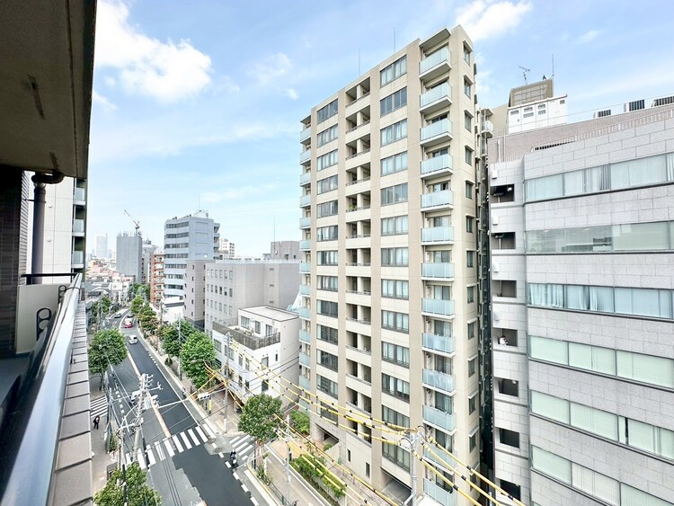 バルコニー 陽当たり・通風・開放感に恵まれた環境です。