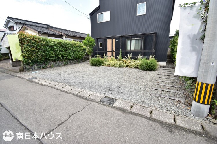 その他 【駐車場】駐車3台の余裕あるスペース！