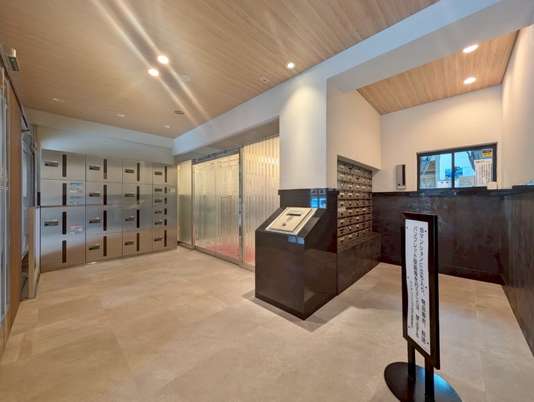 エントランス エントランス内部は、管理が行き届き清潔な共有スペースとなっています。