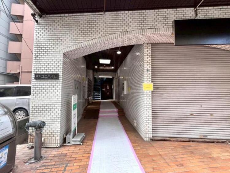エントランス エントランスは、まさに顔となる場所。シンプルながらも格調高い雰囲気を漂わせて上質な空間。