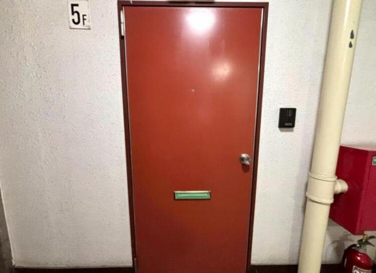 その他 一日の始まりと終わりはこちらの玄関から。今後ご家族の「行ってきます」「ただいま」が行き交う空間となるでしょう。