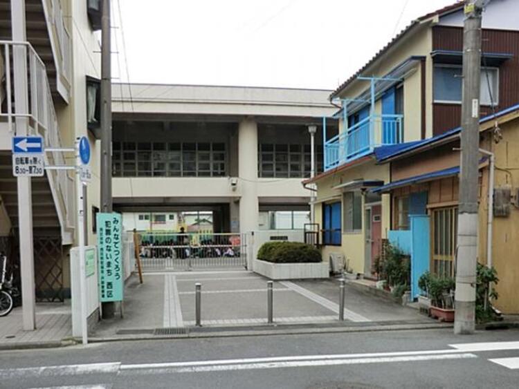 周辺 横浜市立平沼小学校 670m