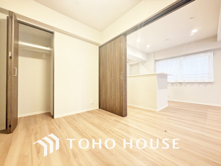 内装 1日の疲れを癒し、心地よく寛げるようゆったりとした広さをしています