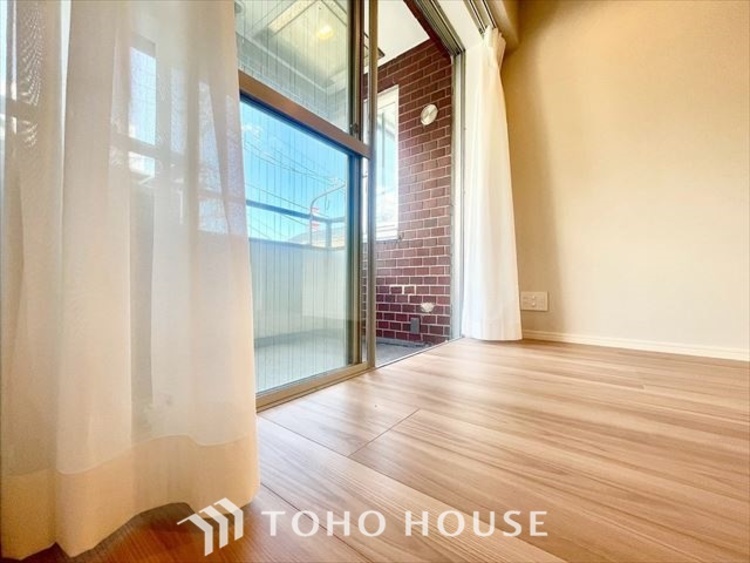 内装 【LIVING】◆扉を◆開くとこの景色。家族の”おかえり”の声が聞こえてきそう。