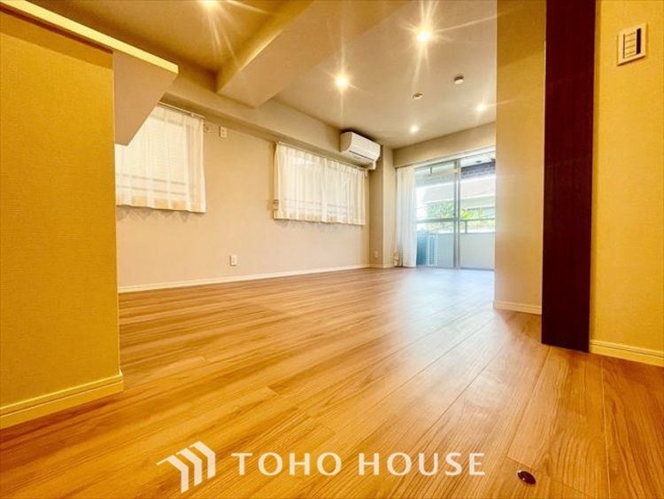 内装 【LIVING】◆住む喜び、楽しさ、感動◆を君と共有したい。いつまでもずっと家族を見渡せるこの広い空間で。