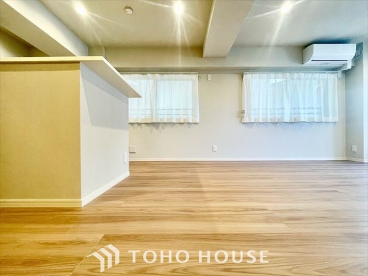 内装 【LIVING】◆Sunshine◆光が燦々と入り、いるだけで気持ちいい。「開放的でゆとりあるお部屋です。」