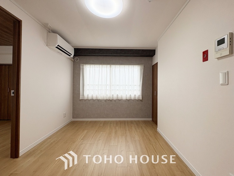 内装 【APPEARANCE】◆陽光◆が差し込む。この開放的な空間に家族の笑顔が集う。家族が一緒に過ごす空間は明るく、そして居心地よく。