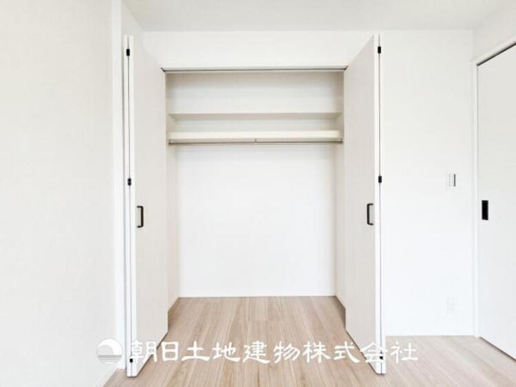 収納 【収納】部屋ごとに設けた収納は住みやすさへのこだわりがあります。シンプルで使いやすい収納スペース。