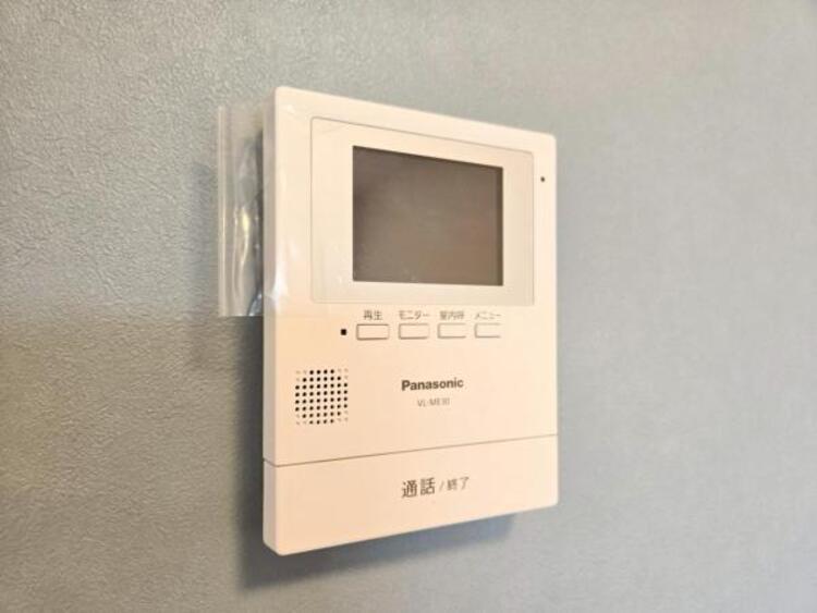 設備 【設備】お客様のお顔が確認出来るので、セキュリティ対策にも最適のモニター付きインターホン。