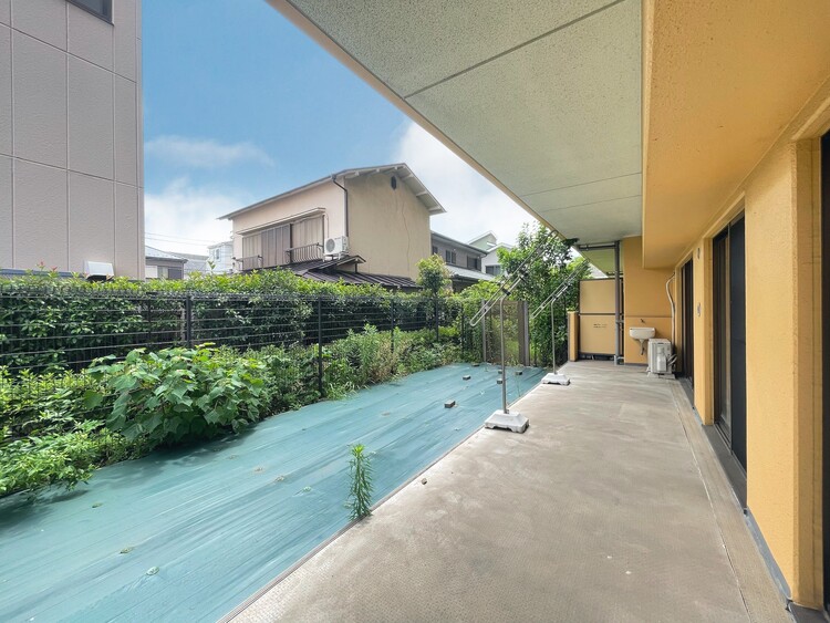 バルコニー 暮らしの中で、光と風を演出してくれるバルコニー。