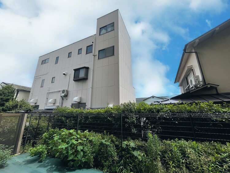 バルコニー 窓を開けると広がる青空。心をリフレッシュして日々を過ごしていきましょう。