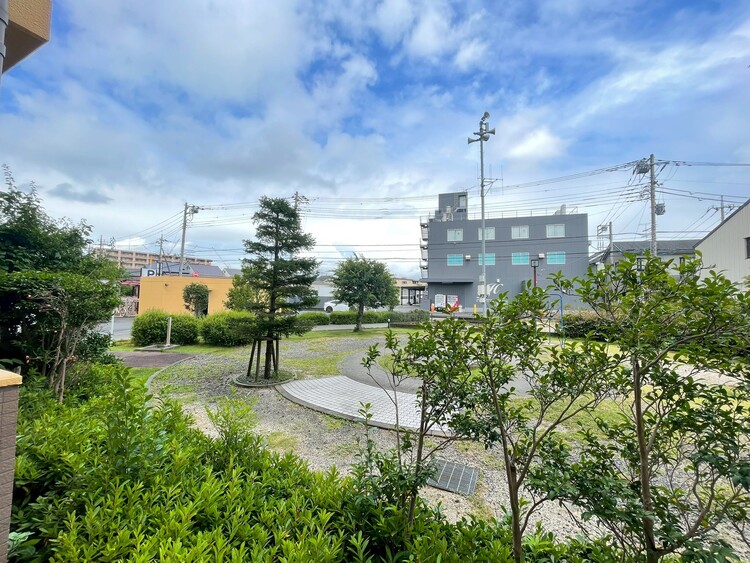 バルコニー 頬をなでる、優しい風を感じることが出来ます。