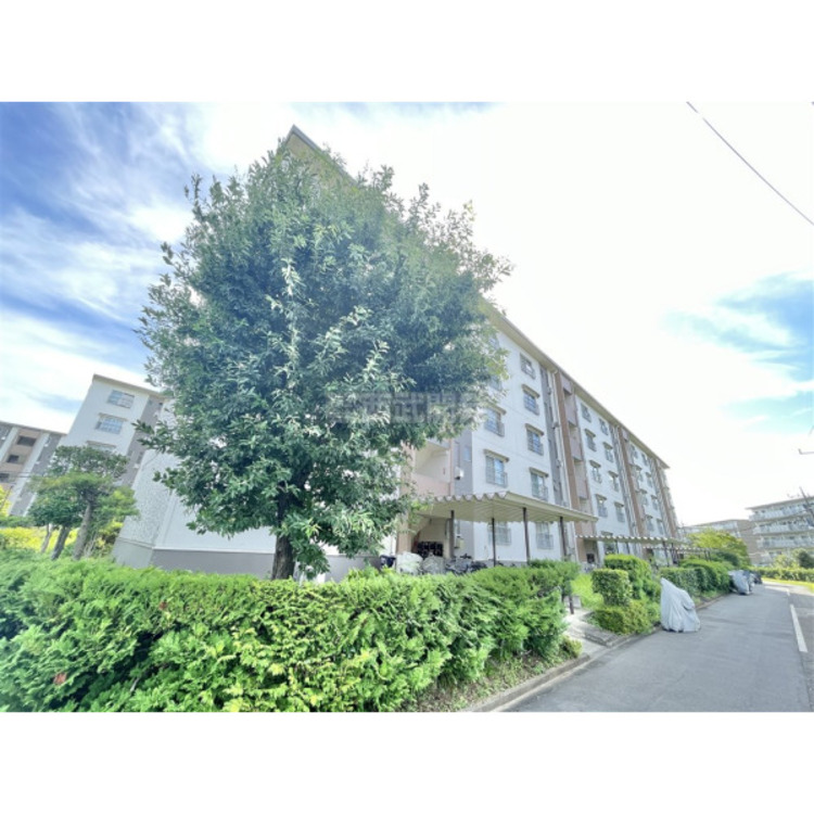 外観 空室のためお気軽に内覧可能です。